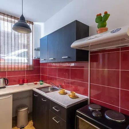 Cozy Near Downtown Heraklion (Crete)
